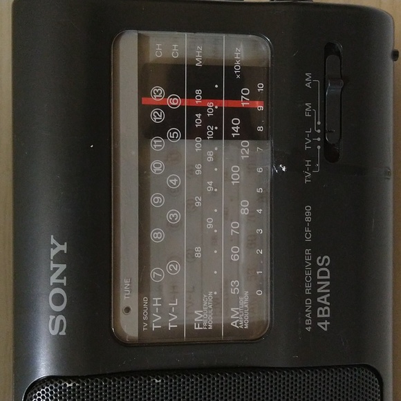 Vintage Sony 4 Band Receiver ICF-890 - Picture 3 of 8